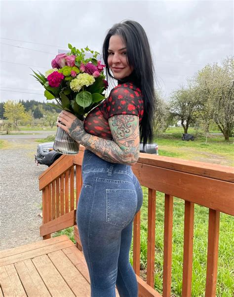 Heidi lavon desnuda - Casa Grande, Arizona, United States. Age: 36 Years Old. Profession: Actress, Model, OnlyFans Star, TikTok Star, Twitch Streamer. instagram/heidilavon. Correction. Heidi Lavon is an American model, actress, Twitch streamer, TikTok star, and OnlyFans star. She is best known for her works in the tattoo industry as a photographer, model, and ... 